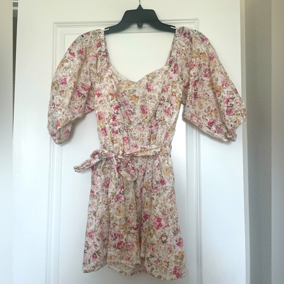 Cecile Off Shoulder Mini Dress in Multi
MINKPINK Size XS NWT - Picture 2 of 5